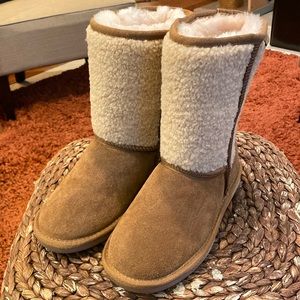 NWOT Minnetonka boots. Sz 6